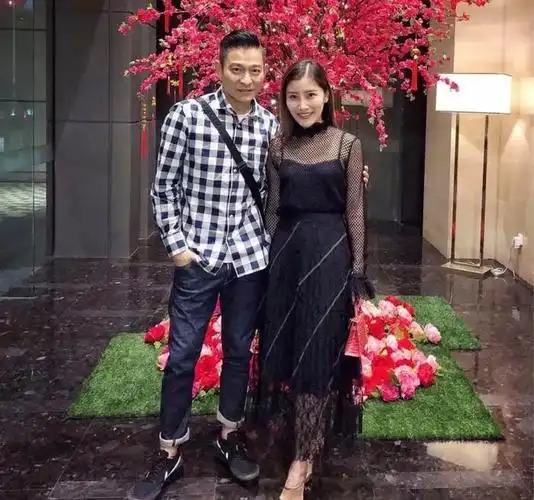 刘德华|喻可欣_新浪新闻