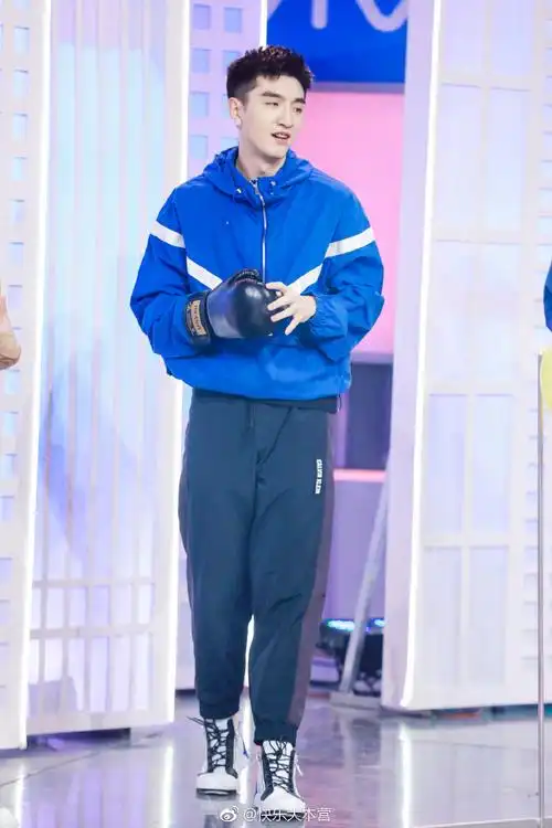 [金瀚][新闻]190111 行走的荷尔蒙!金瀚用实力证明什么是真正的男友力