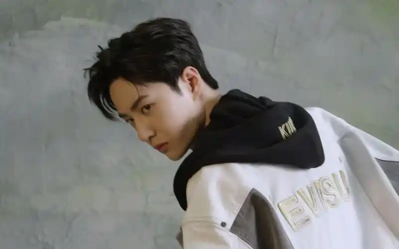 王一博20210115evisu微信公众号更新视频一则