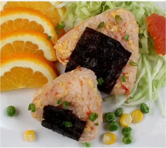 三角饭团模具大小号套装日本紫菜包饭做寿司器三角形便当工具模型