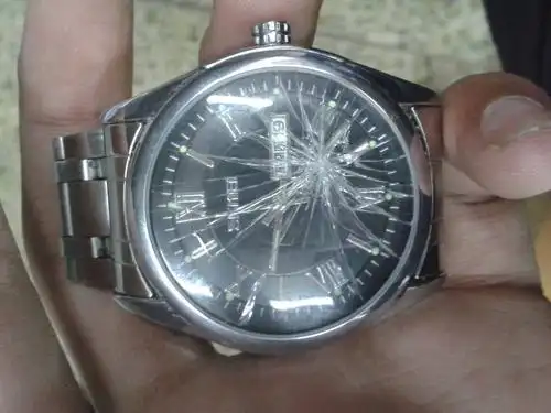 手表摔成这样能修吗