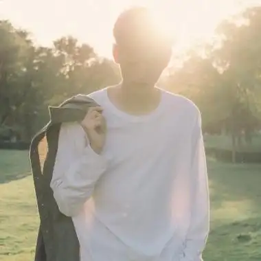 男生头像频道提供更多与2021男生,微信头像,伤感男生,寂寞男孩,孤独