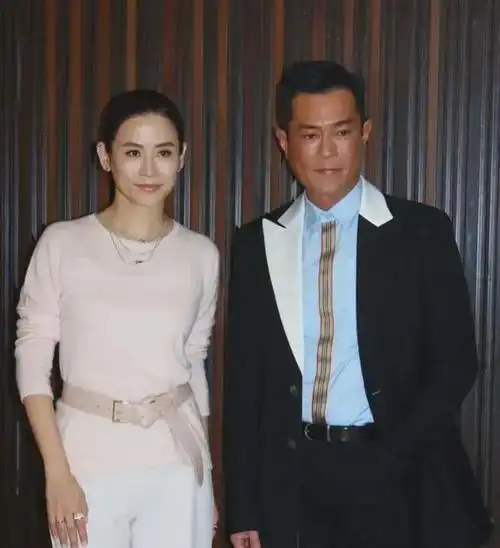 古天乐回应了公开澄清与宣萱结婚生子不实传闻宣宣在一旁补刀