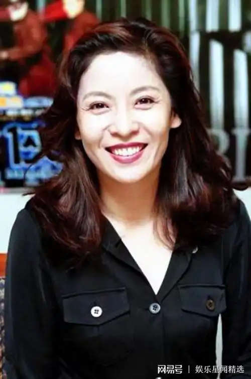 向太陈岚年轻时做模特写真照片集曝光她为何要躲避向华强一年