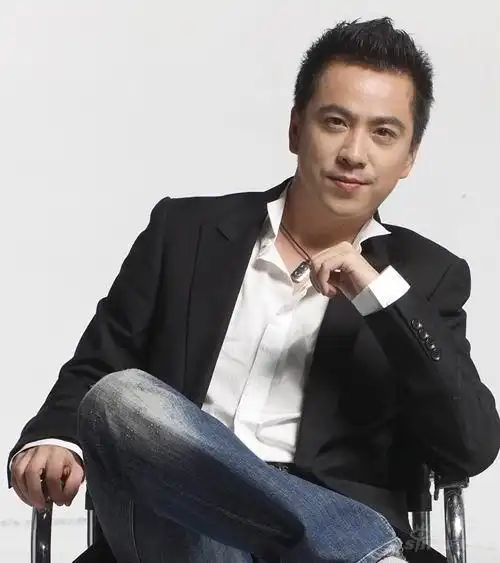 金牌制作人王中磊今日再获十佳电影人奖图