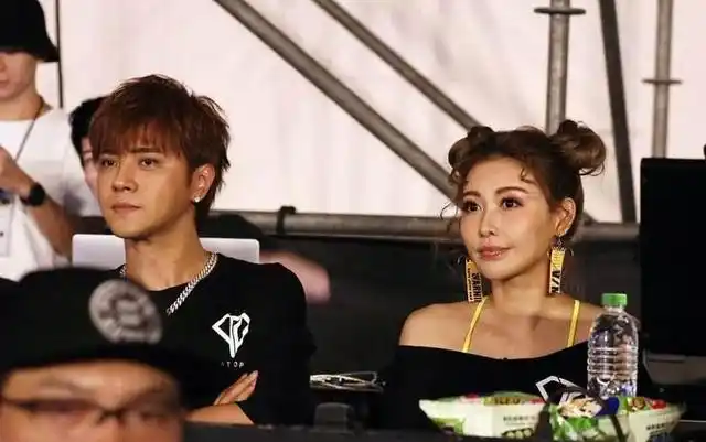 罗志祥简恺乐小霜三人碰面 共处三小时才离开