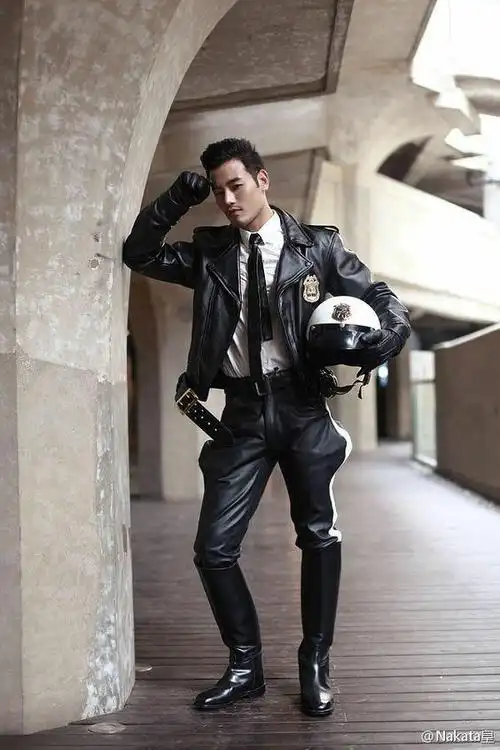 喜欢军装风的男生福利男士最硬汉的全皮搭配法