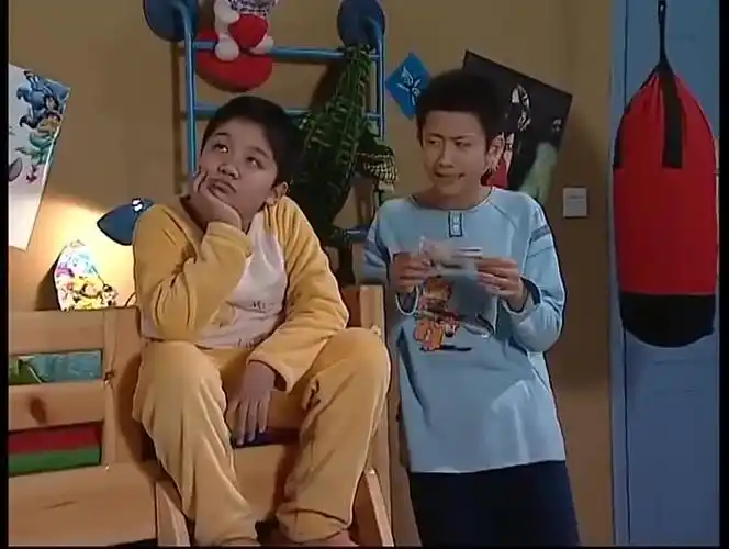 家有儿女3:小雨小雪发现刘星猫腻,决定按兵不动