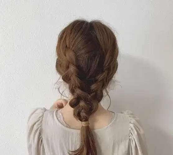 【2021造型】5个简单特别的马尾编发造型!减龄,显瘦,气质up!