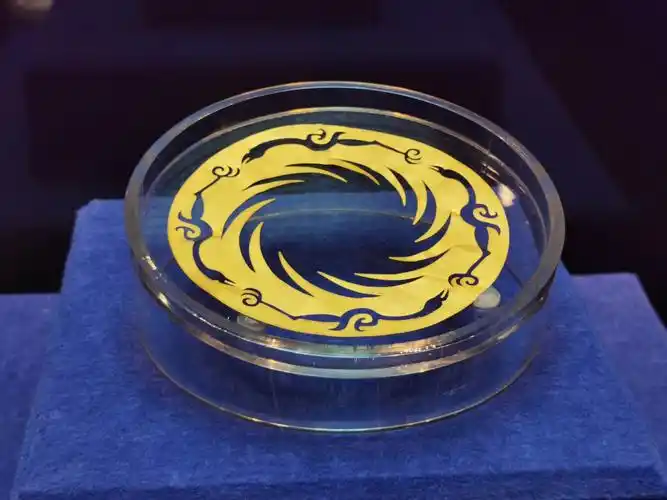 太阳神鸟金箔,成都金沙遗址出土,商代的东西已经具备如此审美意识