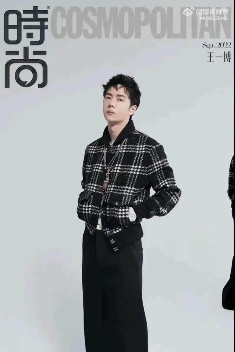 王一博绝对属于先胖脸的那种类型,身材看起来很瘦