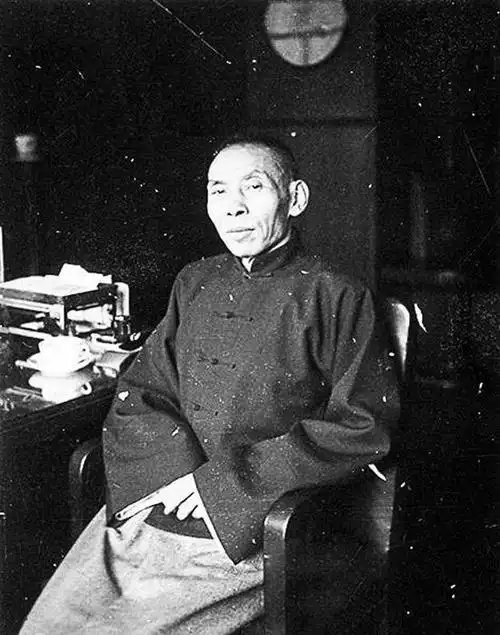 杜月笙一生的财富太多了,不过到了晚年,随着国民党的垮台,他的地下