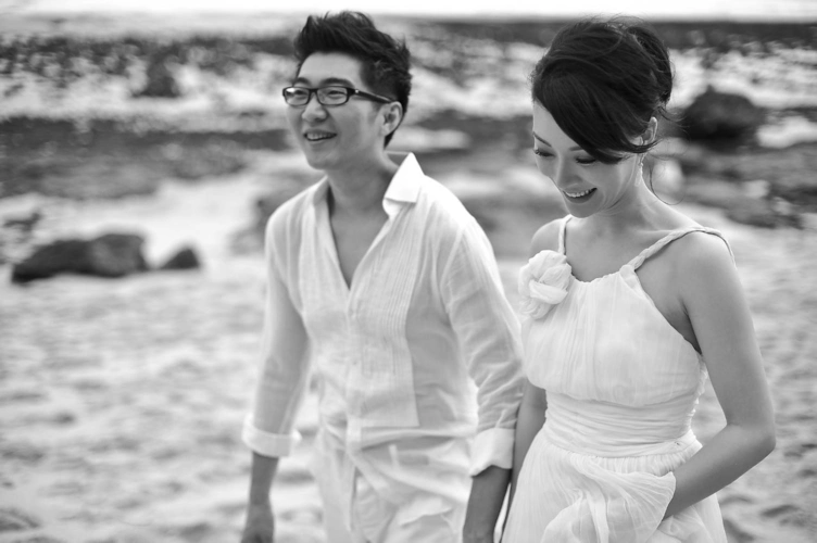 陈数老公晒与异性合影引来争议本尊吓得发长博解释