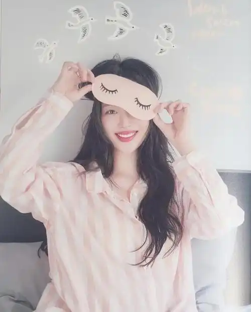 人间蜜桃崔雪莉ins