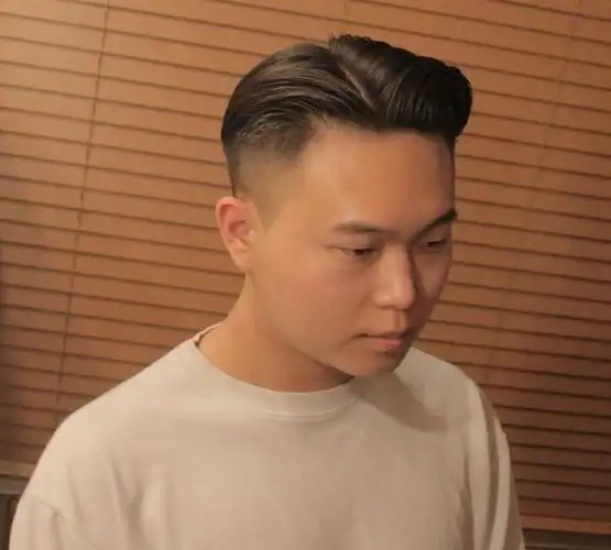 三,三七分背头发型