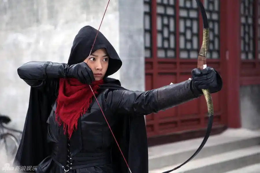 组图:蒋欣《箭在弦上》斗篷加身酷似哈利波特_高清图集_新浪网