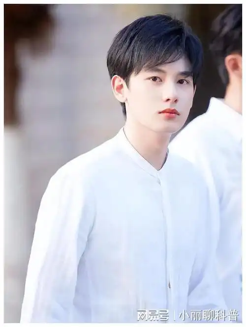 娱乐圈7位00后当红明星,易烊千玺,吴磊上榜,她让人意外|文淇|张子枫