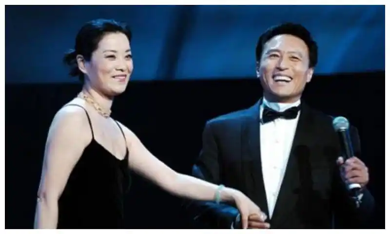 中年男神王洛勇,演技比吴秀波好,老婆丁宁貌美如花