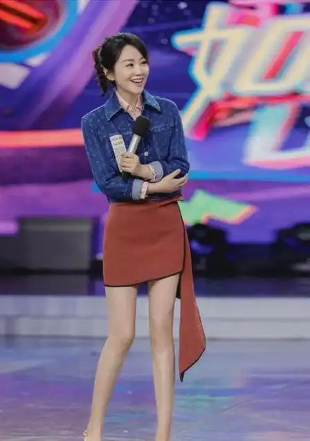 回顾:内娱美腿女明星,李宇春,周慧敏,郁可唯个个称"腿精"