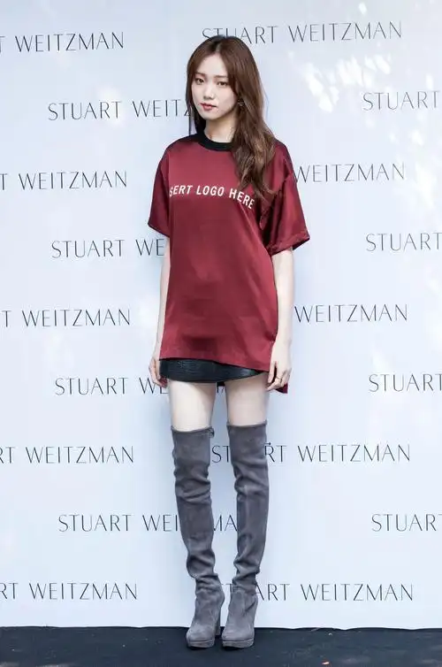 全身一半都是腿!李圣经旧照被挖 不科学美腿登热搜