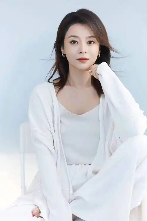 网传百花奖奖杯被四万元出售 演员王嘉发文"打假"_网友_电影_大奖