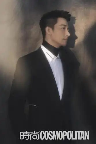 《时尚cosmo》十月刊"自有一套"封面人物——@黄轩的微博