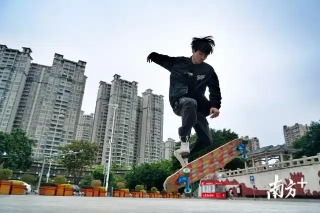 视频19岁清远少年夺长板世界冠军归来仍是那个板仔