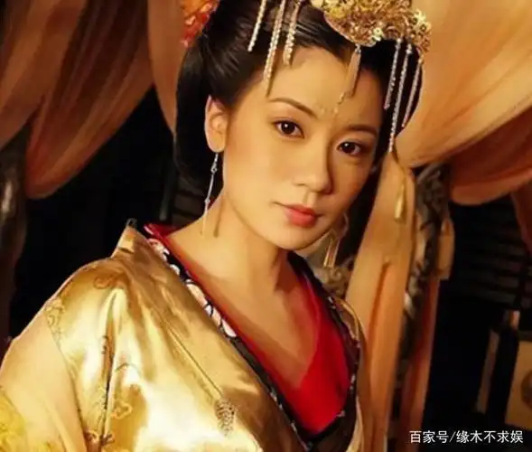 贾静雯泪洒领奖台47岁身段窈窕戏里单亲妈妈戏外人生赢家