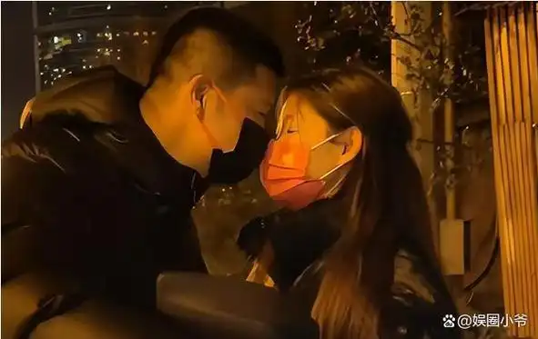 25岁网红痞幼恋上49岁大叔身家19亿传闻引发热议这恋情不一般