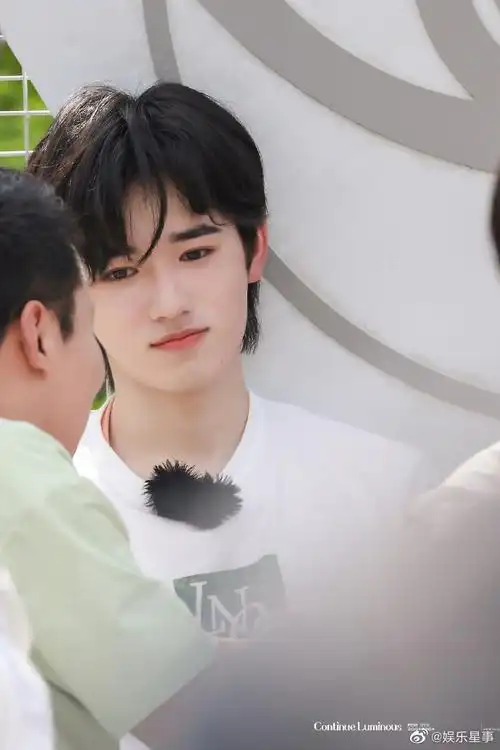 宋亚轩咧嘴笑#宋亚轩咧嘴笑,是我的可爱99宝宝,好嫩呀