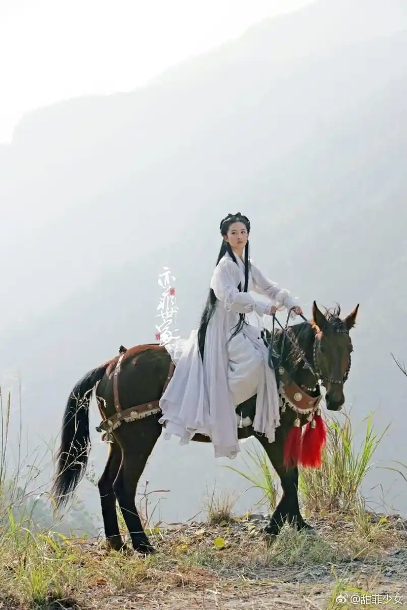 古装仙女刘亦菲骑马白衣飘飘_高清图集_新浪网