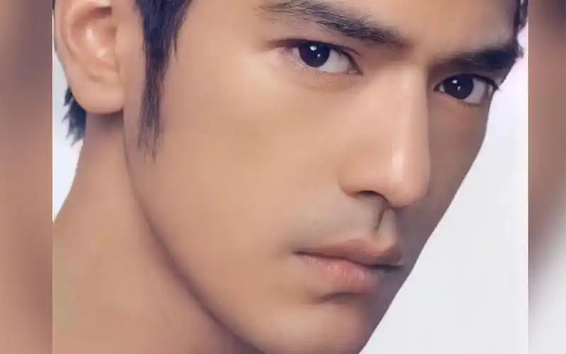 杨幂:金城武已经不能用帅来形容他了 是神一样的存在