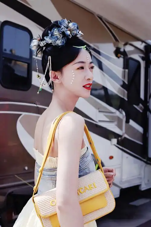 吴谨言墨雨云间##吴谨言0816生日快乐