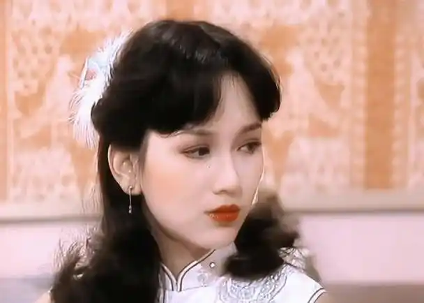 前段时间,赵雅芝在社交平台发布了一组古装美照.