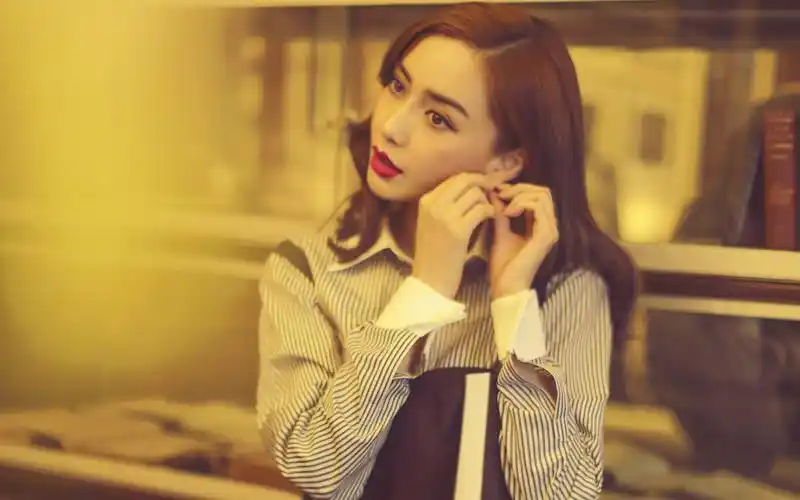 angelababy性感朦胧光影写真高清桌面壁纸