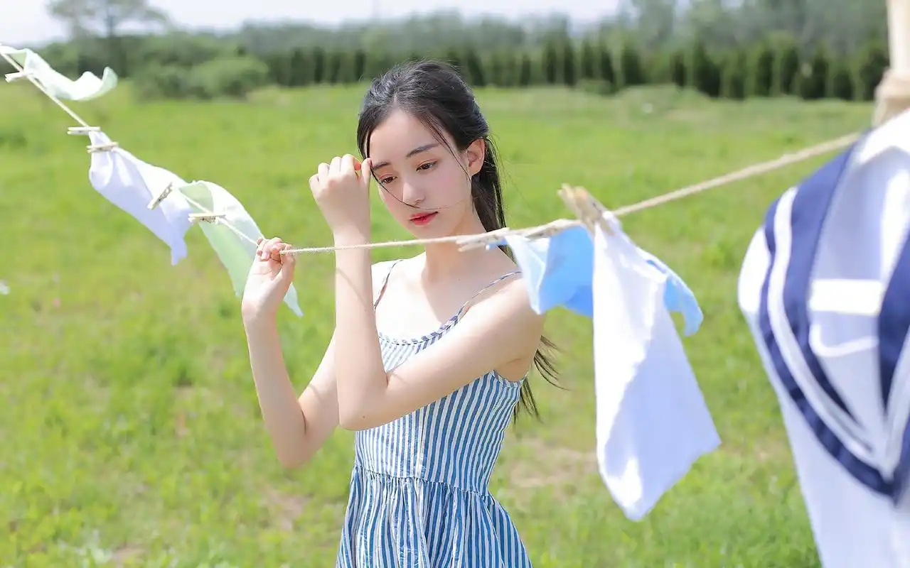 活力清新户外美少女写真
