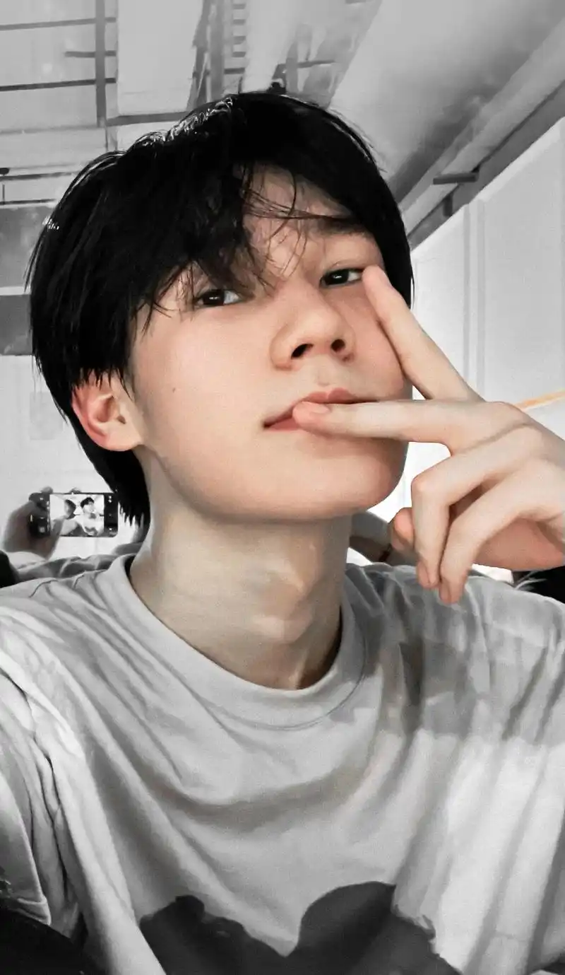 张真源 #做梦素材 #原创 #流量  就是爱粘着你啊~ - 抖音