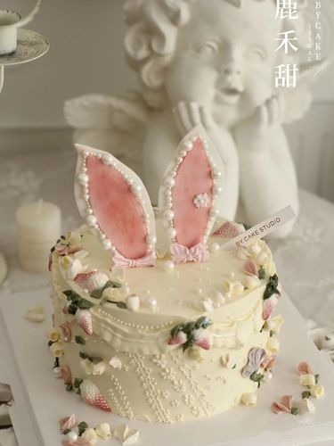 网红粉色珍珠兔耳朵蛋糕装饰插件复古唯美风草莓兔耳朵甜品台装扮