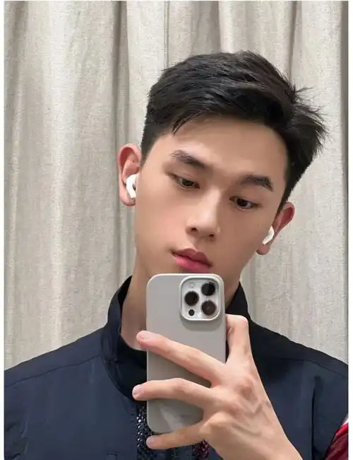 超帅的男士发型,精神有型又百变,很适合年轻男士插图7