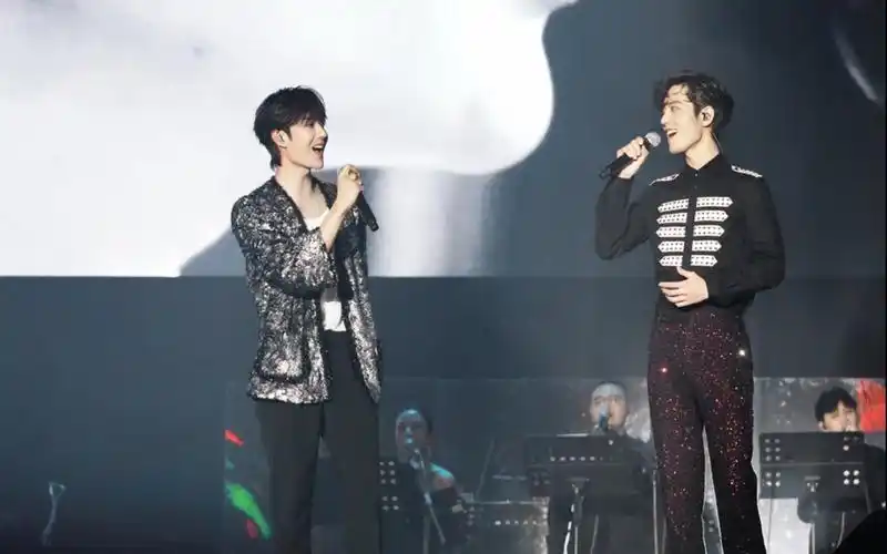 肖战 王一博〕陈情令南京演唱会 可能是最晚发出南京演唱会的人了吧