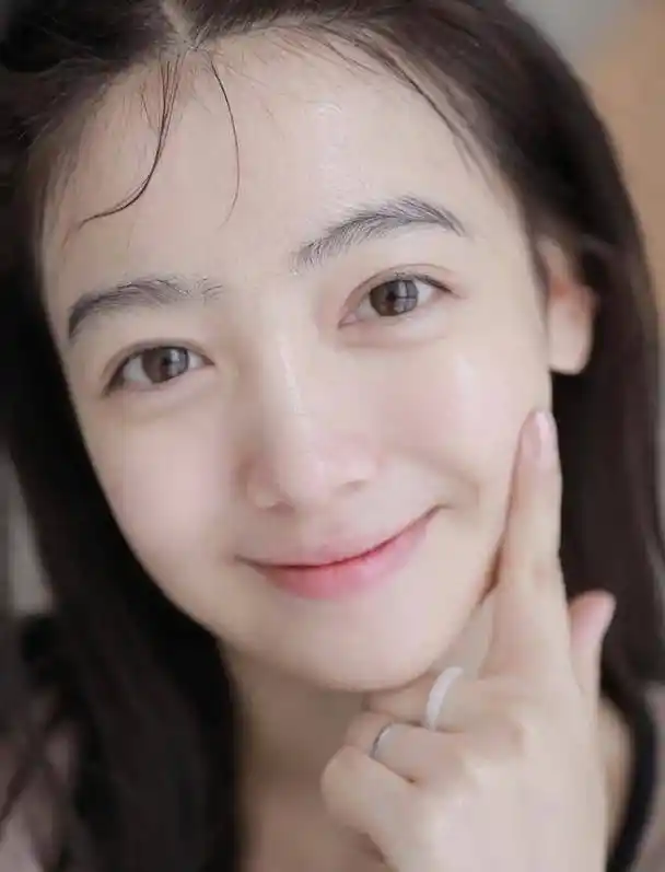 女人想要养成"干净脸",坚持这5个好习惯,素颜也大方漂亮_肌肤_皮肤