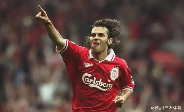 199697赛季英超月最佳球员贝克汉姆半场吊射惊艳世界