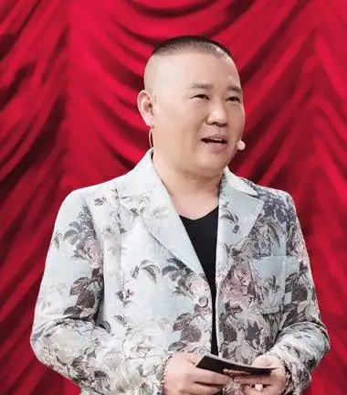 郭德纲桃心发型 郭德纲的那种发型叫什么