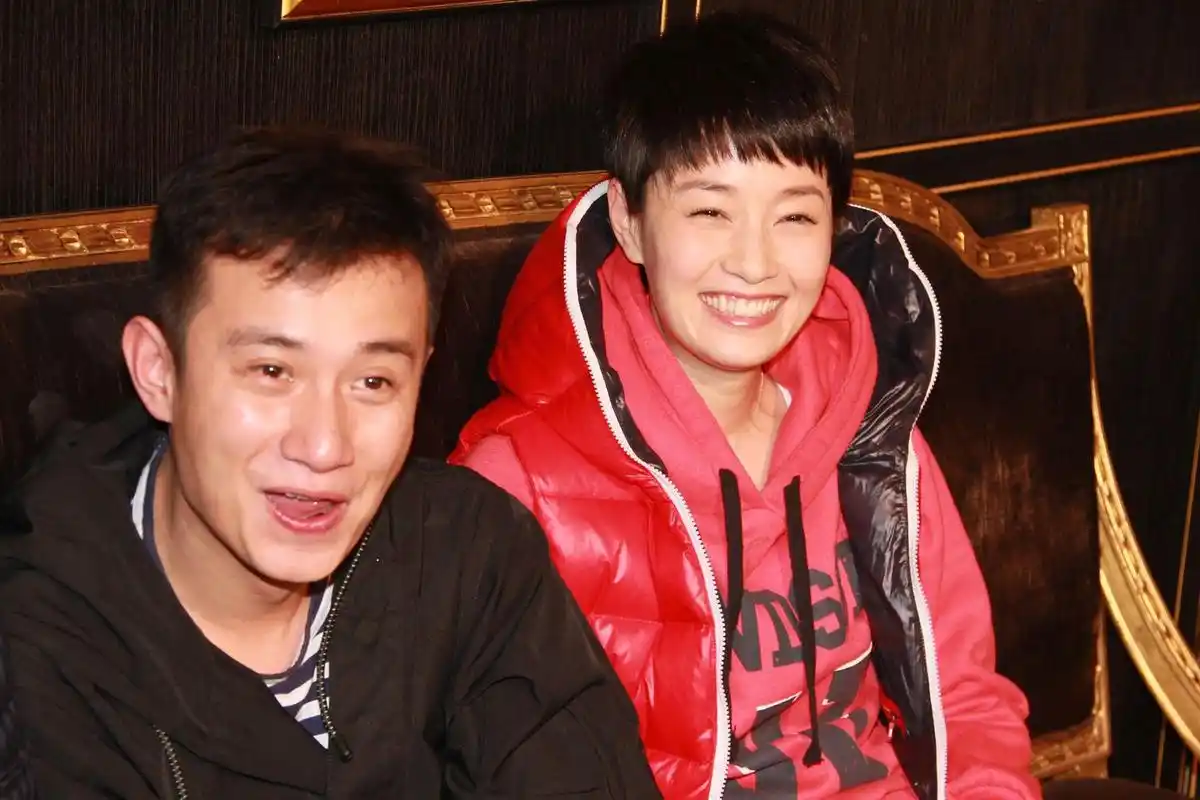 文章马伊琍宣告离婚,"文马"经济共同体将经历什么?