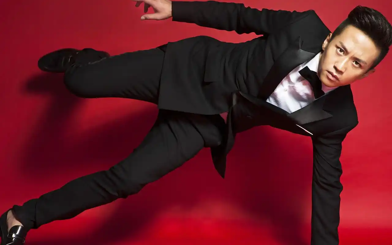 邓超电脑壁纸_逗比奶爸邓超