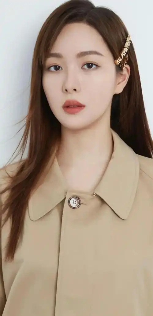 赵尧珂的可爱美照,优雅迷人!__财经头条