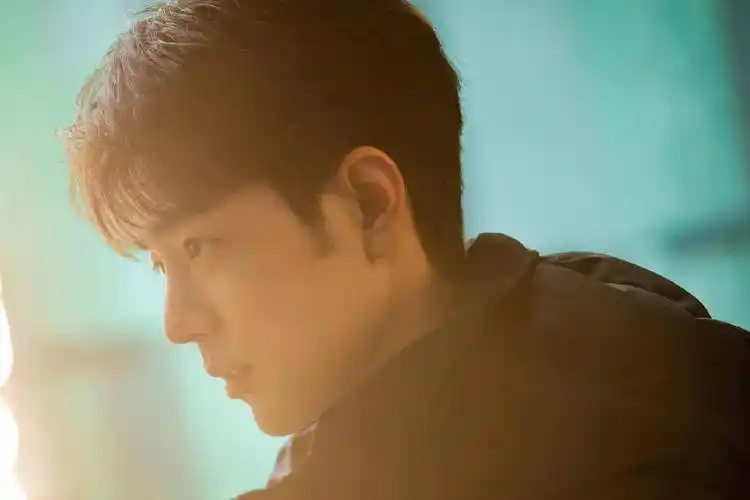 网友:真人和普通人不在一个次元,美得不似真人_照片_眼睛_皮肤