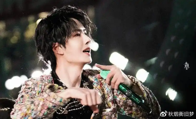 王一博壁纸想永远守护王一博的灿烂笑容他真的好可爱