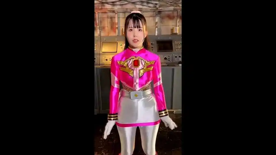 【天装战队】粉衣女战士 变身 采访片段花絮