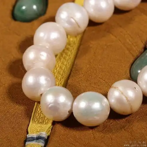 清代:精品老珍珠108颗朝珠一盘